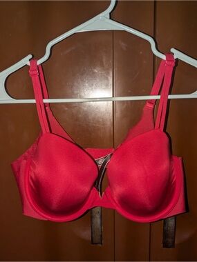 Victoria’s Secret Red Bra 36C